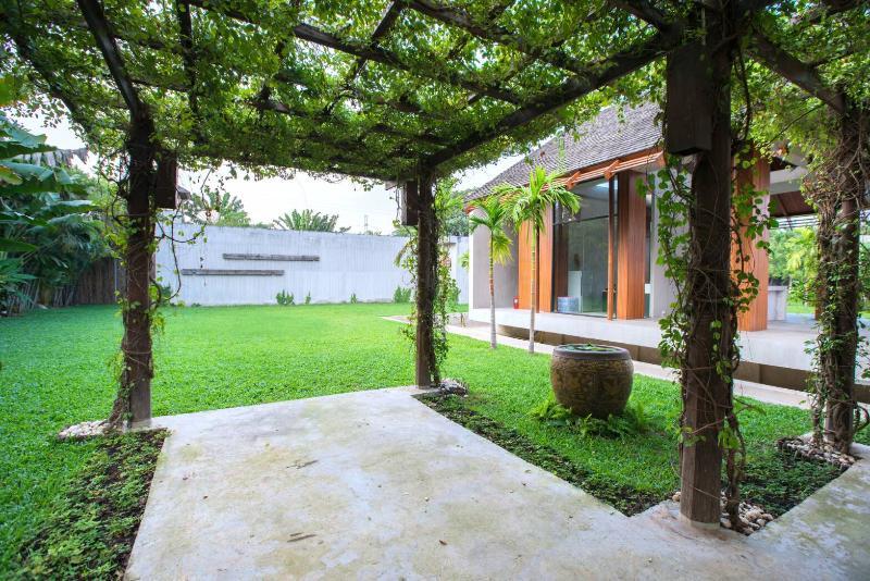 Into The Forest Resort Bangkok Exterior foto